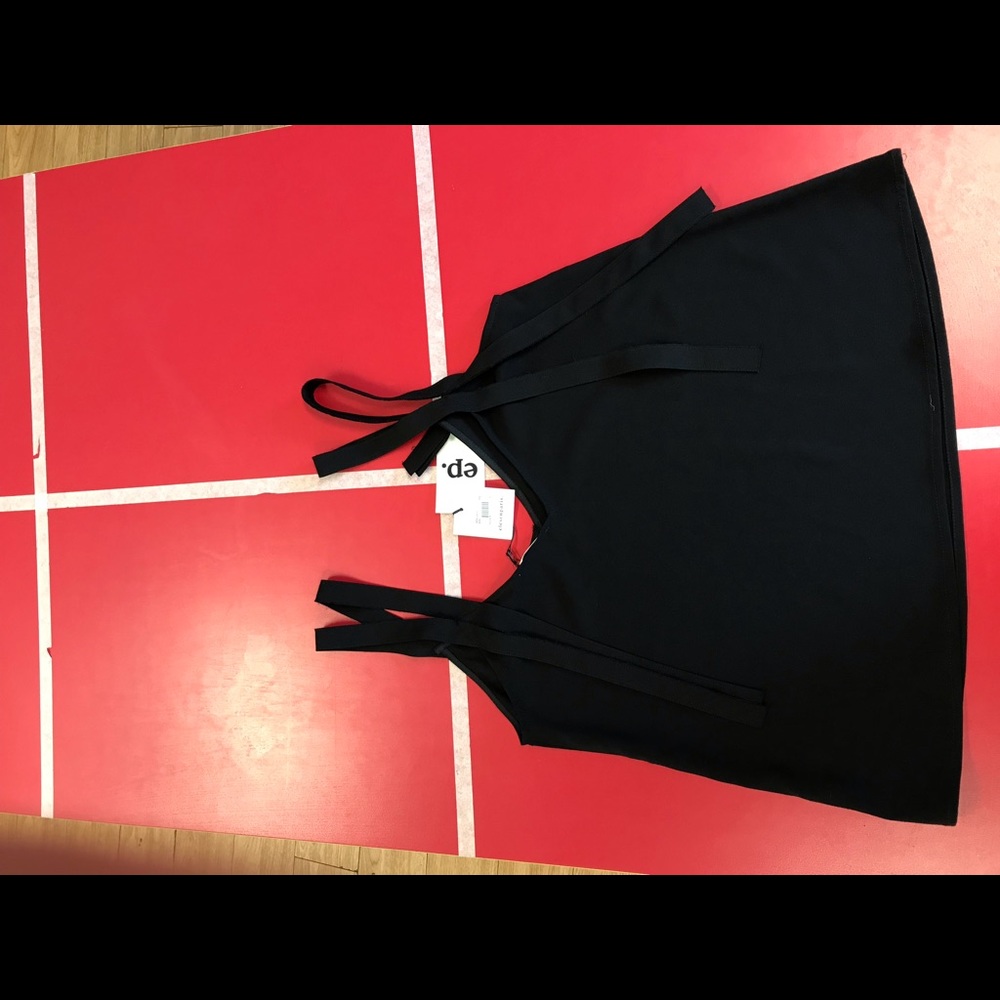 Brand new 2 straps or off shoulder top size S